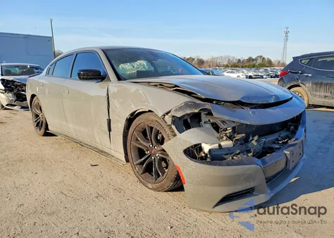 2018 Dodge Charger Sxt Plus z USA, uszkodzony, nr VIN 2C3CDXHG9JH164389